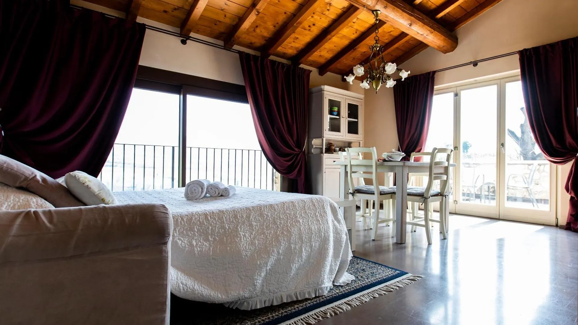 Corte Dei Soavi Suites - Apartments Soave  Soave (Verona)