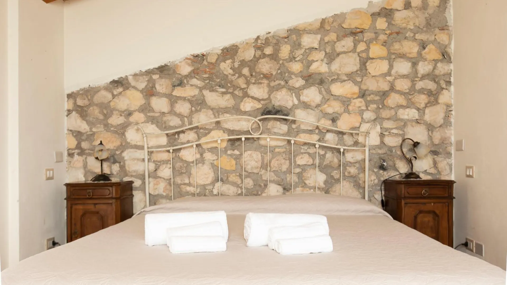 Corte Dei Soavi Suites - Apartments Soave  Soave (Verona)