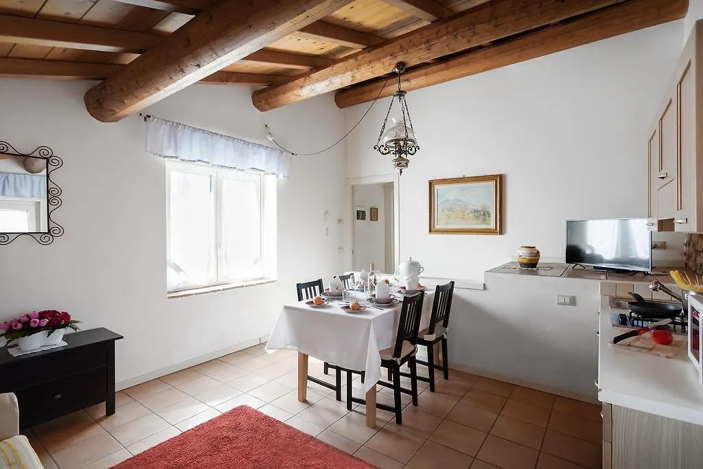 Corte Dei Soavi Suites - Apartments Soave  Italy