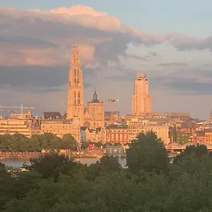 https://apartment-linkerover.hotelsghent.com